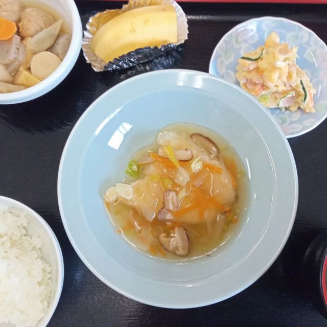 こんにちは😊

いずみスタッフSです✨

毎日、夏日の様な気候ですね✨

明日から、5月に（皐月）入りますね🍀

新生活が始まった方や、環境が変わった方など疲れが出る時期になります。

そうでない方も、体調管理に気をつけてお過ごし下さいね🥰

水分補給は、しっかり摂りましょう😅💦💦

🍀いずみランチのご紹介です🍀

🍀白身魚のあんかけ

🍀ポテトサラダ

🍀筑前煮

🍀みそ汁

🍀くだもの

🍀豆腐ハンバーグ

🍀切干し大根煮

🍀おひたし

🍀みそ汁

🍀くだもの

🍀ポトフ

🍀ハンバーグ

🍀ブロッコリーサラダ

🍀くだもの

利用者様から頂いたお花達と、スタッフの家に咲いているお花です😭✨✨✨✨

いつもありがとうございます😊

#富山市内のデイサービス
#デイサービスいずみ
#機能訓練
#毎日手作りランチ
#お風呂は個浴になっています
#体験利用お気軽にお問い合わせ下さい