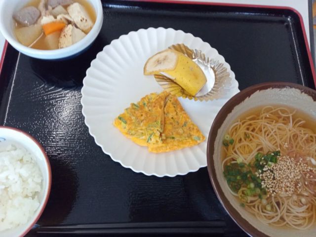 🌟いずみランチのメニュー紹介🌟

🌟ぶっかけそうめん

🌟ぶた大根

🌟しらす玉子

🌟くだもの

🌟ご飯